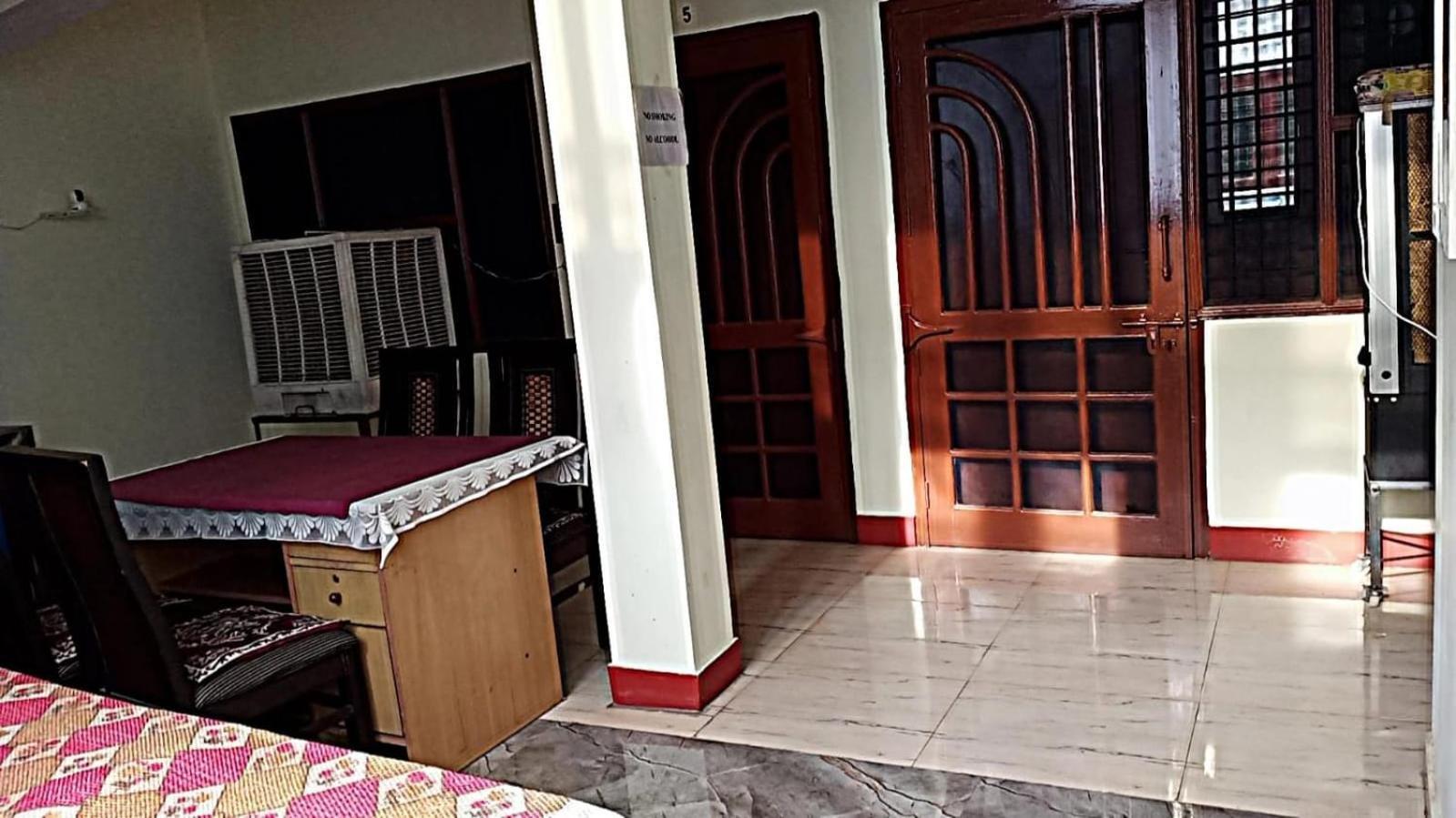 Homestay Comfort Villa Rampur  ภายนอก รูปภาพ