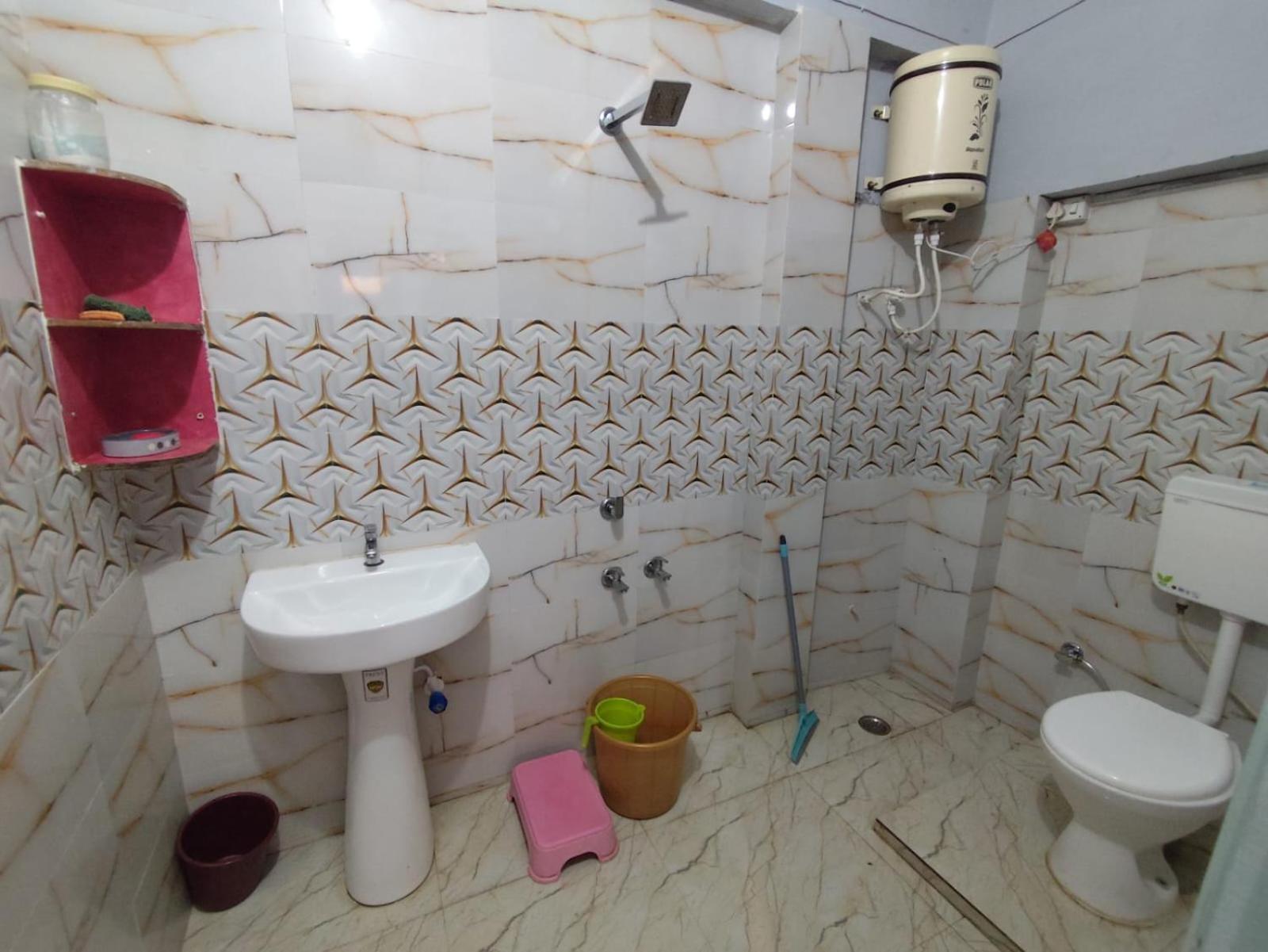 Homestay Comfort Villa Rampur  ภายนอก รูปภาพ
